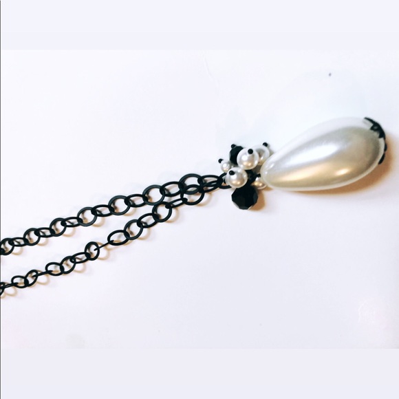 Teardrop Pearl Necklace - Picture 4 of 9